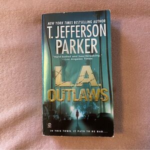 2/$9 ✨ LA Outlaws - T. Jefferson Parker